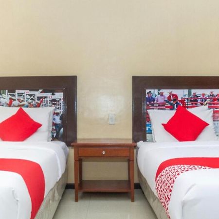 Oyo 133 Jazzy James Country Hotel 2 Davao City Екстериор снимка