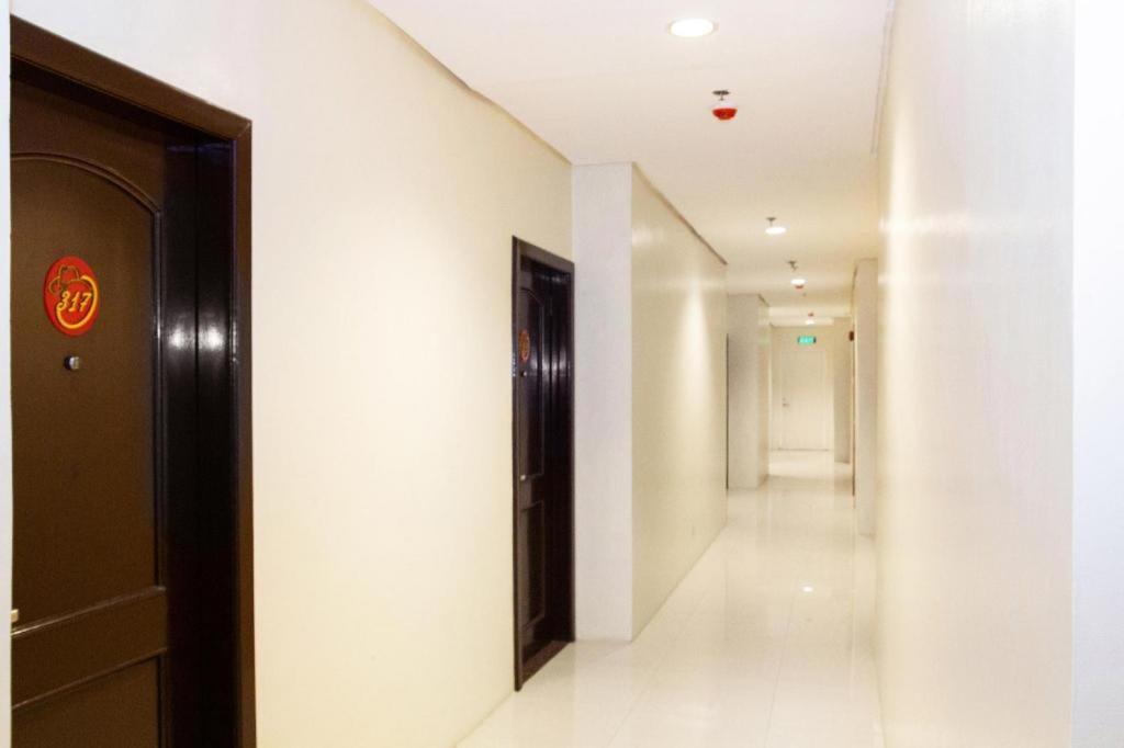 Oyo 133 Jazzy James Country Hotel 2 Davao City Екстериор снимка