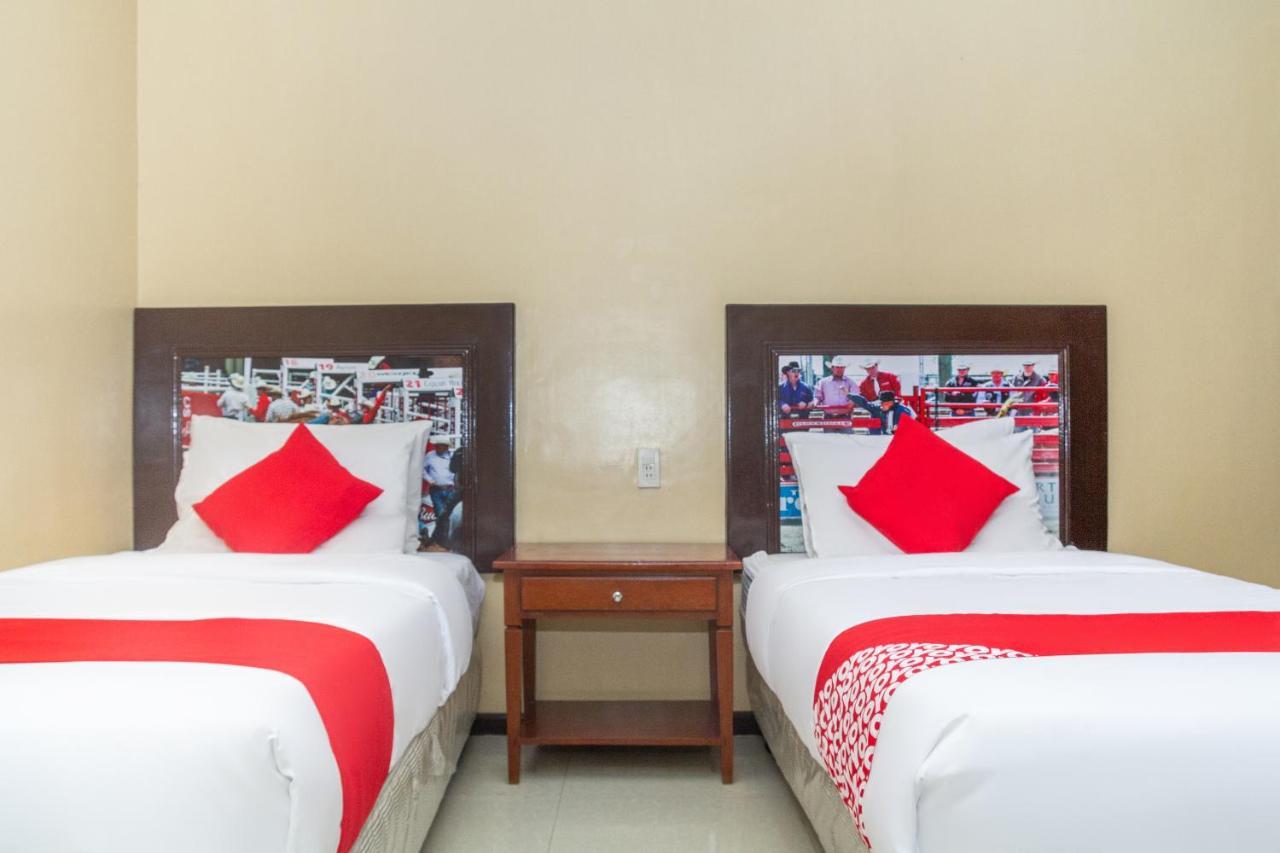 Oyo 133 Jazzy James Country Hotel 2 Davao City Екстериор снимка